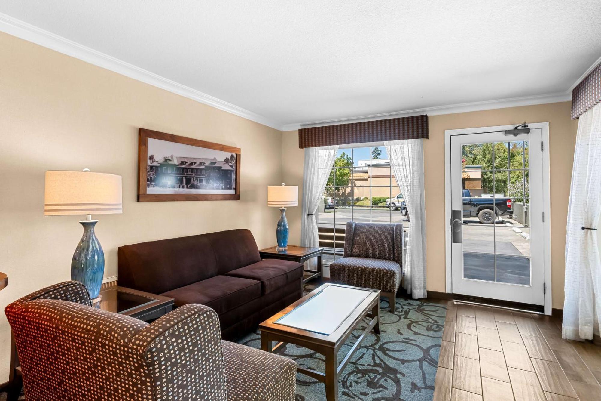 Best Western University Lodge Davis Exterior photo